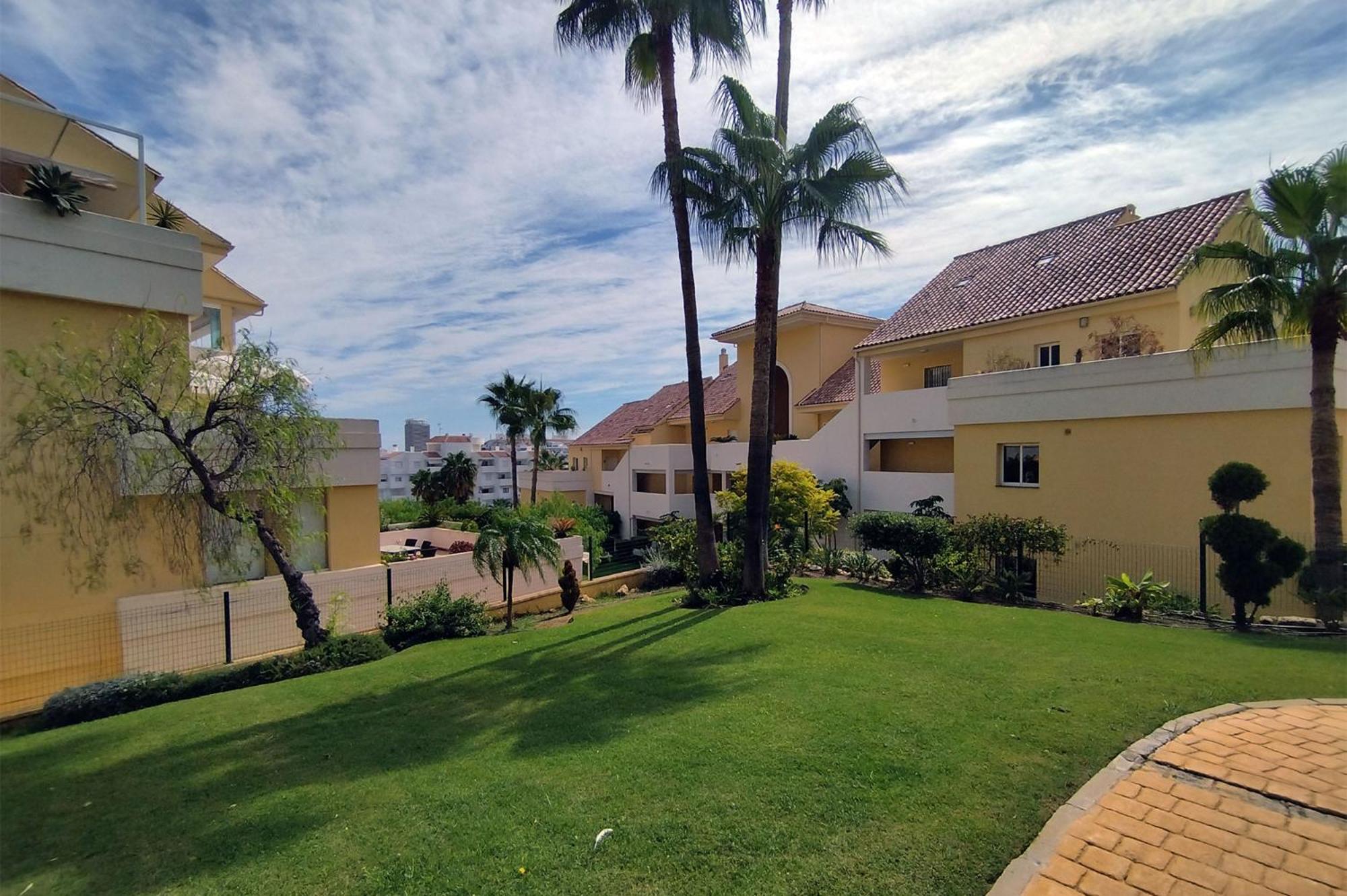 Puertosol 2 Apartment Естепона Екстериор снимка