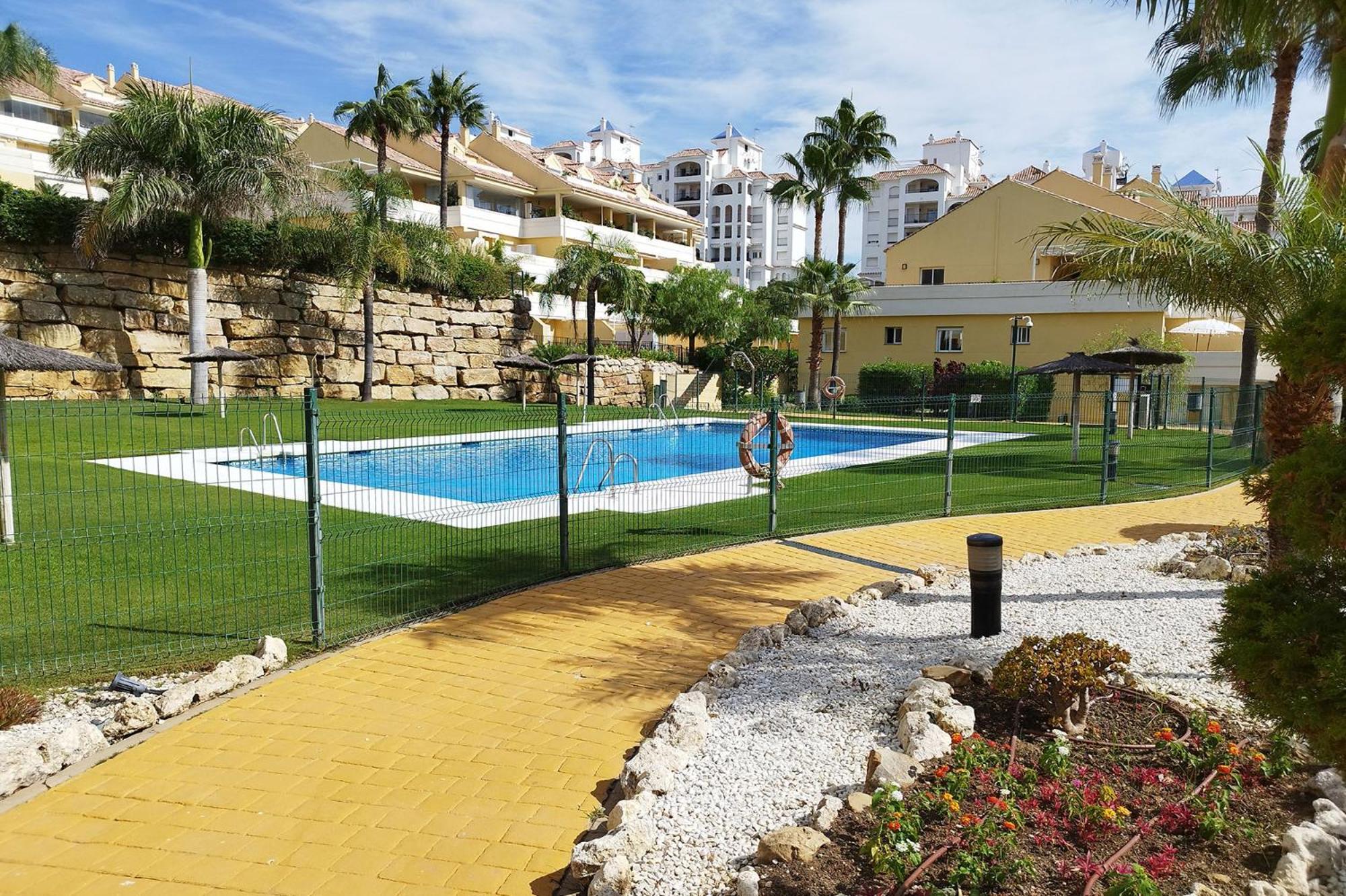 Puertosol 2 Apartment Естепона Екстериор снимка
