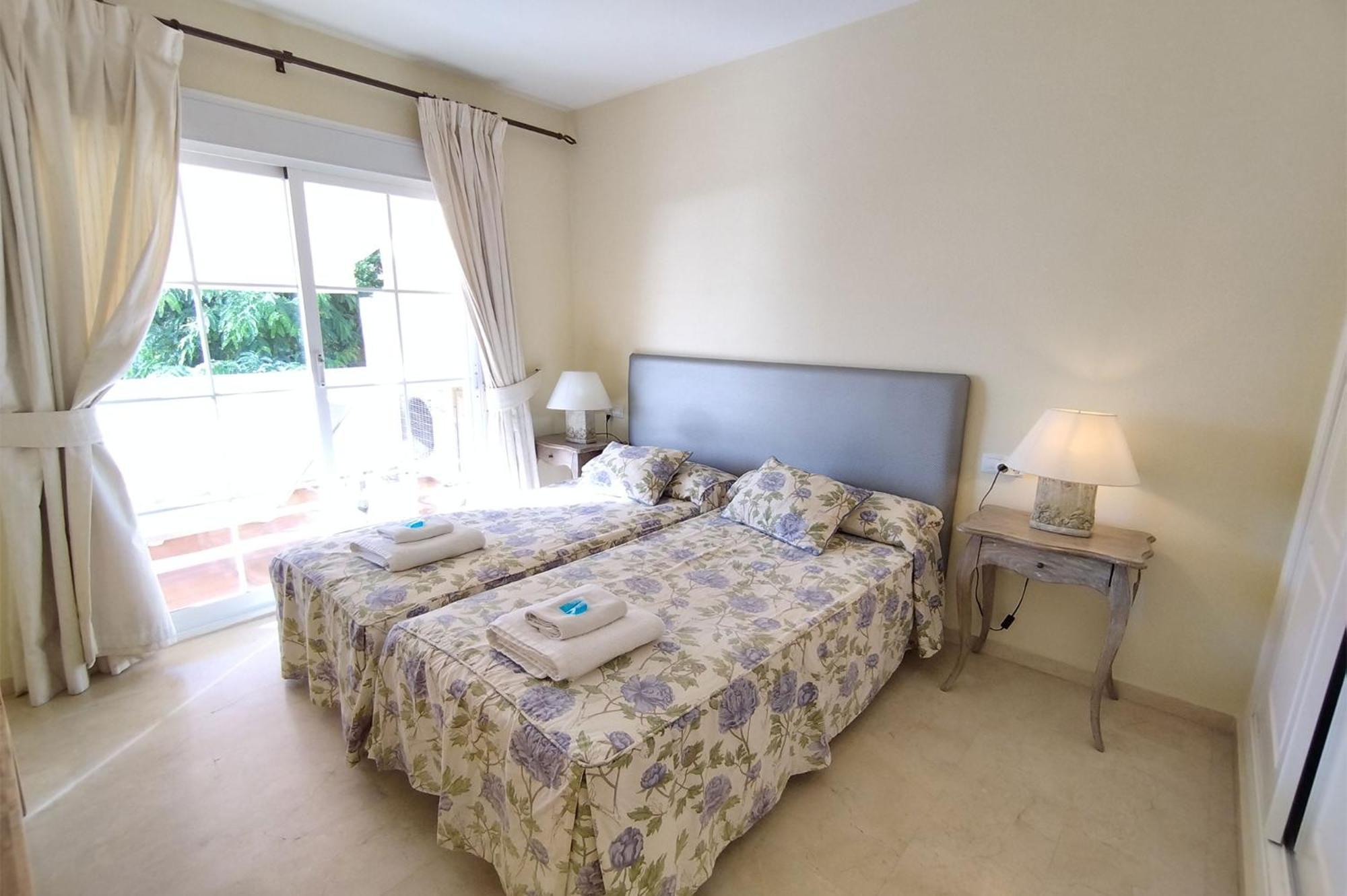 Puertosol 2 Apartment Естепона Екстериор снимка